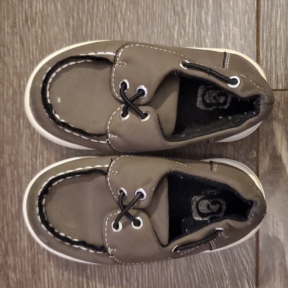 2 Pairs of Toddler Boys Shoes - Size 6 Sneakers - Picture 3 of 7